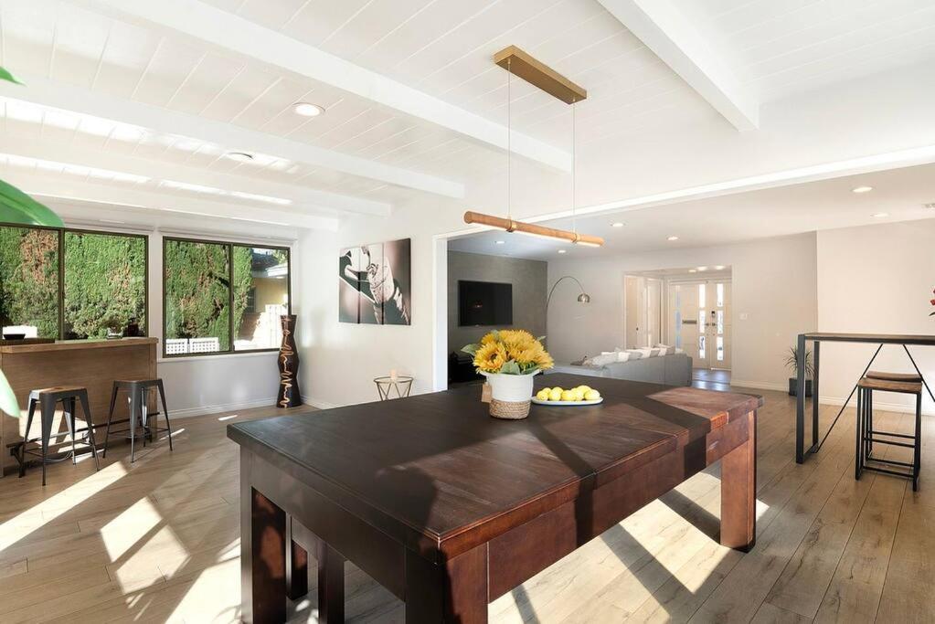 Large Home With Pool + Jacuzzi Los Angeles Exterior photo